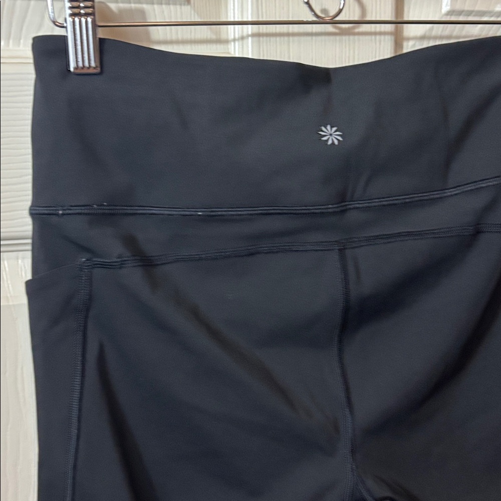 Athleta Black Ultimate Stash II Capri Leggings - Picture 6 of 8